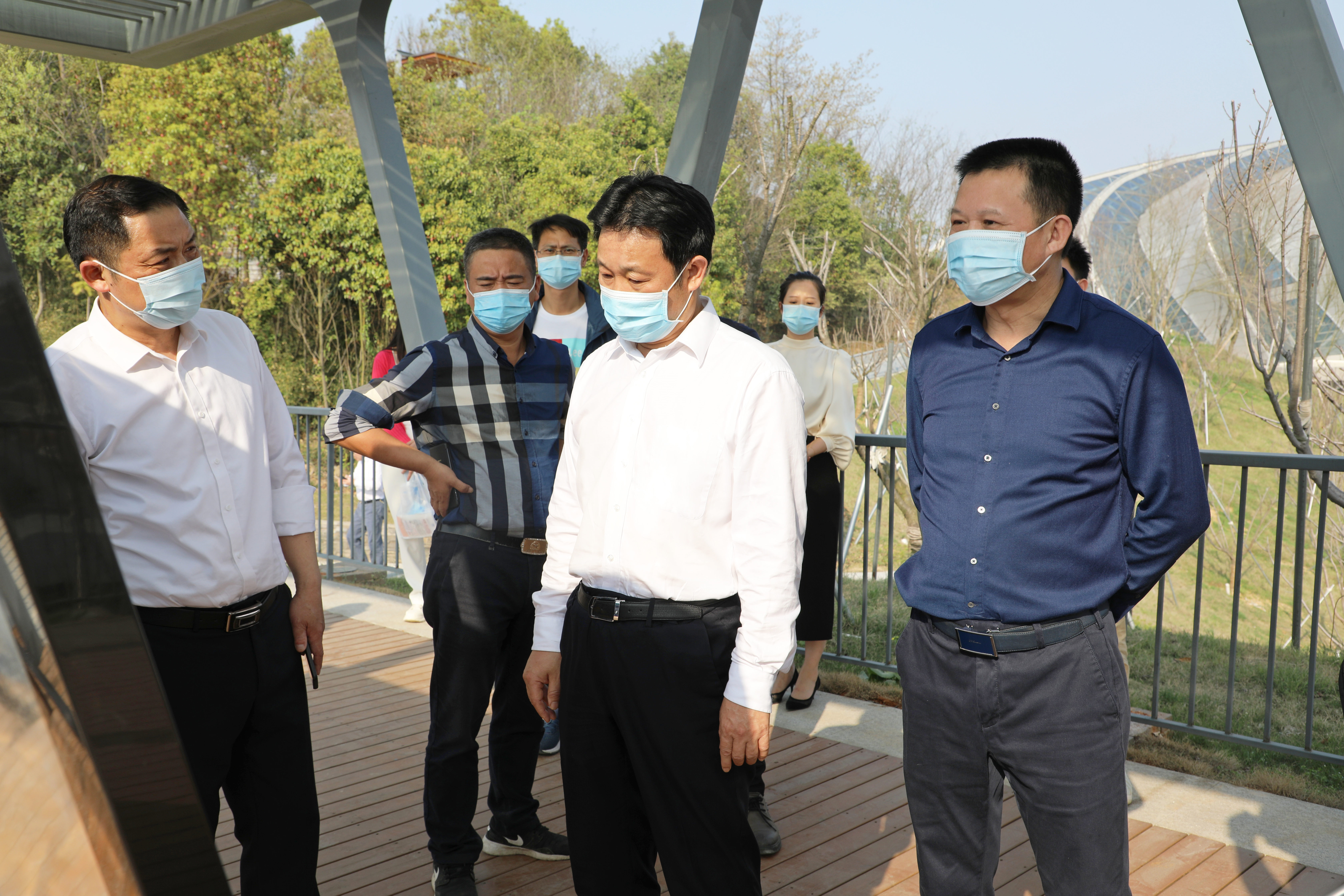 3月15日，市委副書記、湖南省第十四屆運(yùn)動會，第十一屆殘疾人運(yùn)動會岳陽市籌備委員會執(zhí)行主任李摯調(diào)研第十四屆省運(yùn)會部分場館建設(shè)項(xiàng)目。.jpg